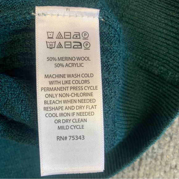 Lightweight Merino Wool Blend Men's Crewneck Sweater in Teal - Picture 7 of 7